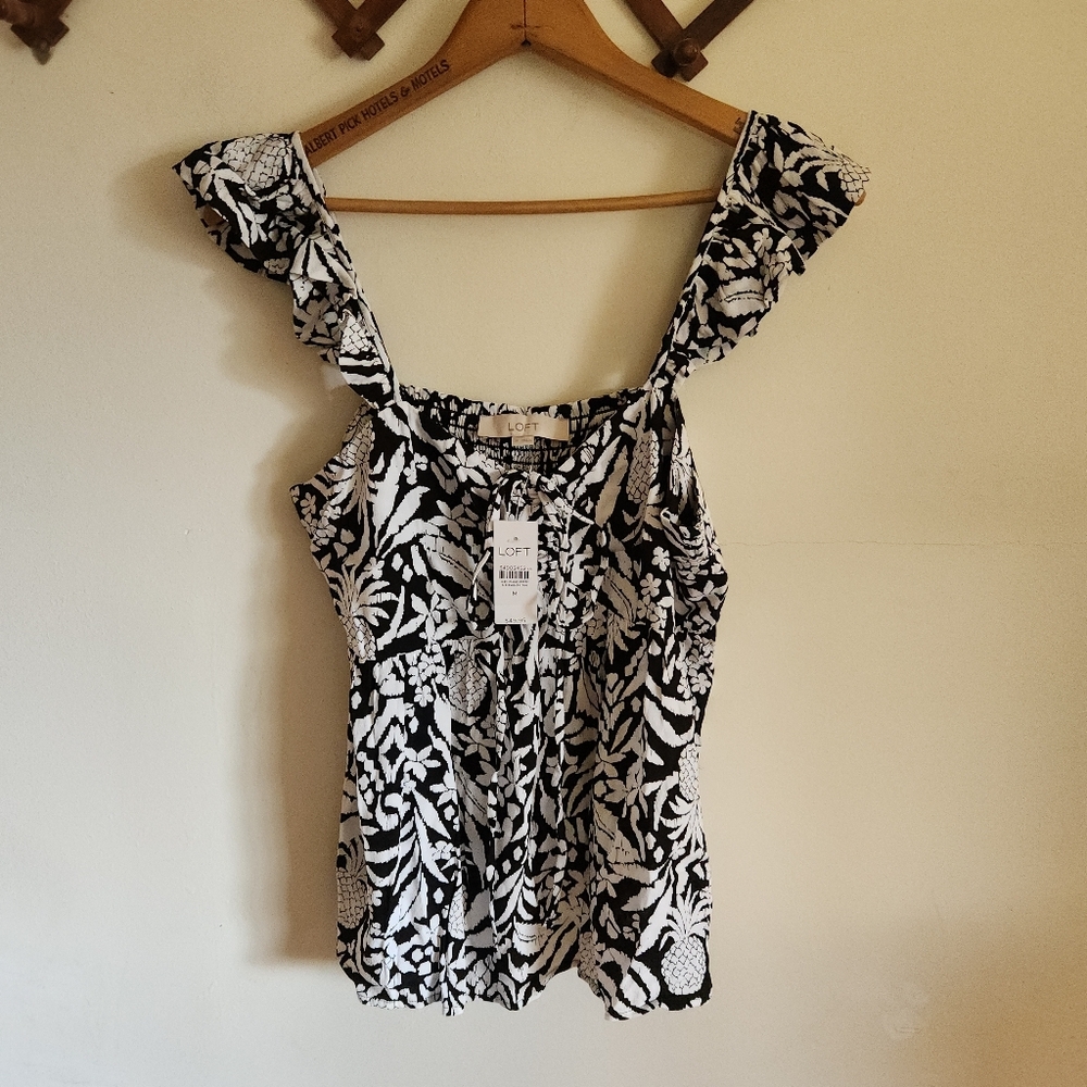 NWT LOFT Black White Floral Flutter Sleeve Tank Top Medium